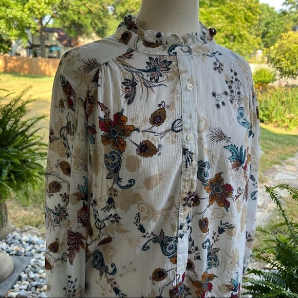 Plus Size White Floral Blouse Long Sleeved size 0X - Picture 1 of 8